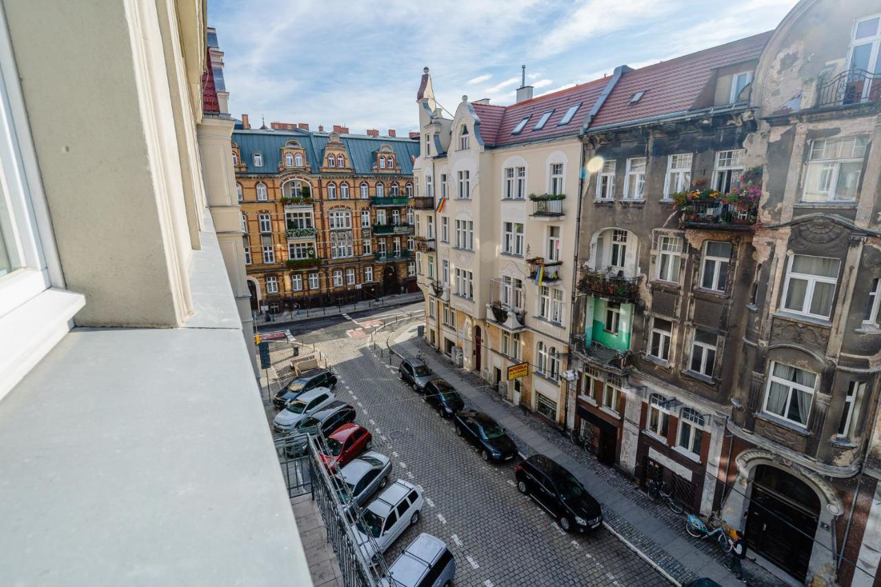 Elegant Very Berry Studios In Poznan Center By Noclegi Renters Екстер'єр фото
