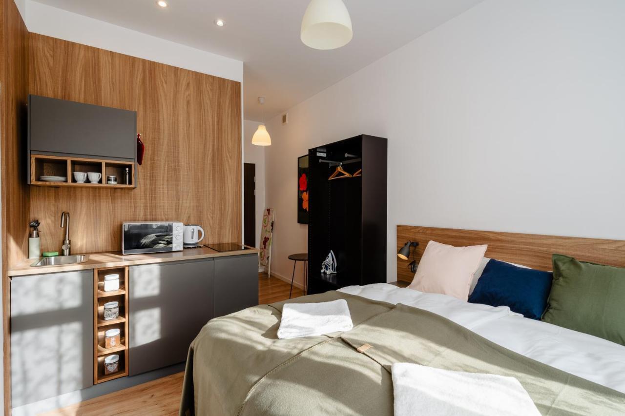 Elegant Very Berry Studios In Poznan Center By Noclegi Renters Екстер'єр фото