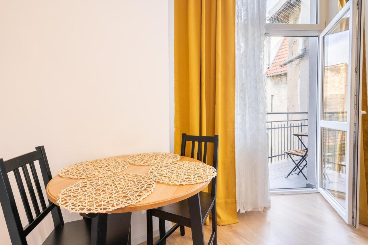 Elegant Very Berry Studios In Poznan Center By Noclegi Renters Екстер'єр фото