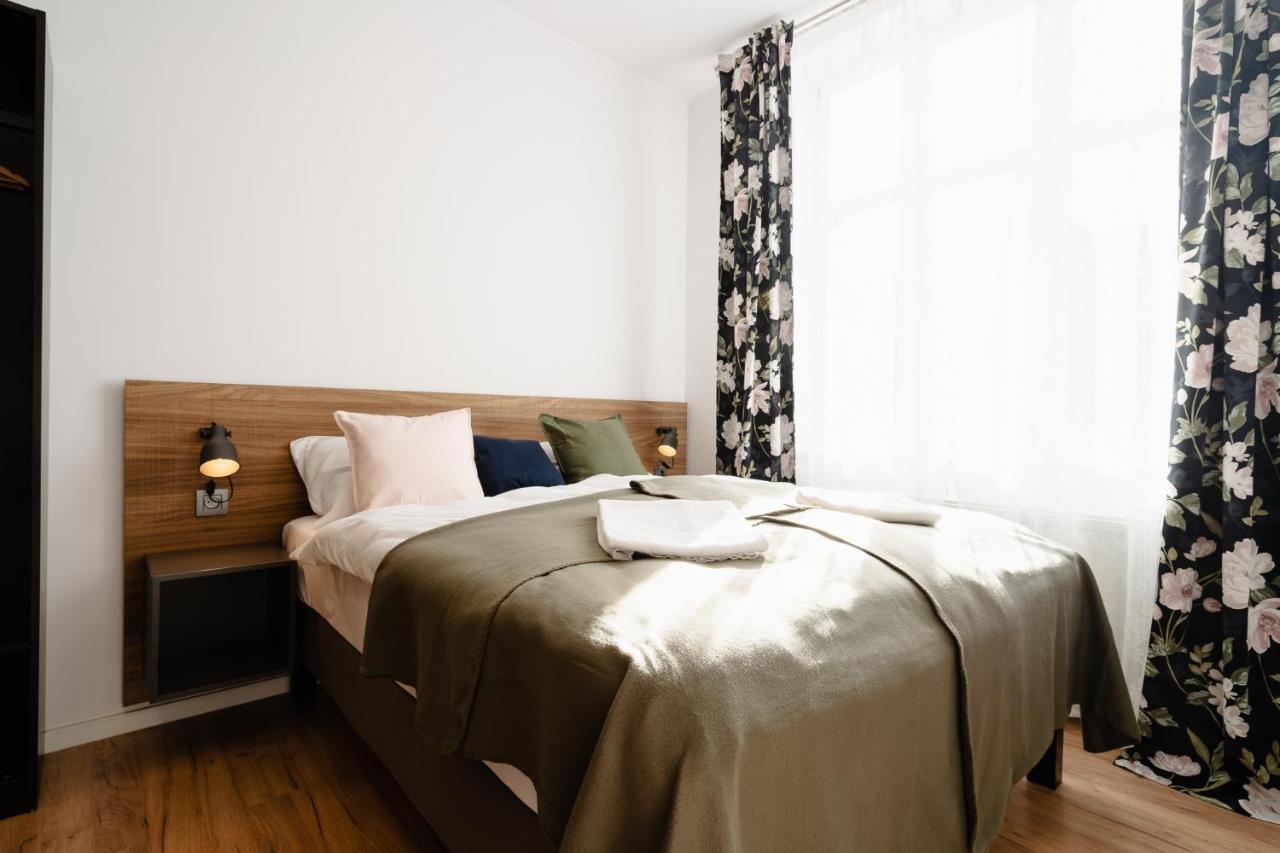 Elegant Very Berry Studios In Poznan Center By Noclegi Renters Екстер'єр фото